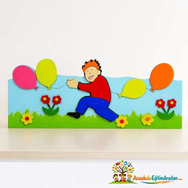 Balon ve Çocuk Figürlü Ahşap Anaokulu Askılığı – Kreş ve Montessori Duvar Askısı