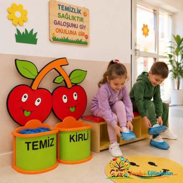 Kiraz Figürlü Ahşap Galoşluk