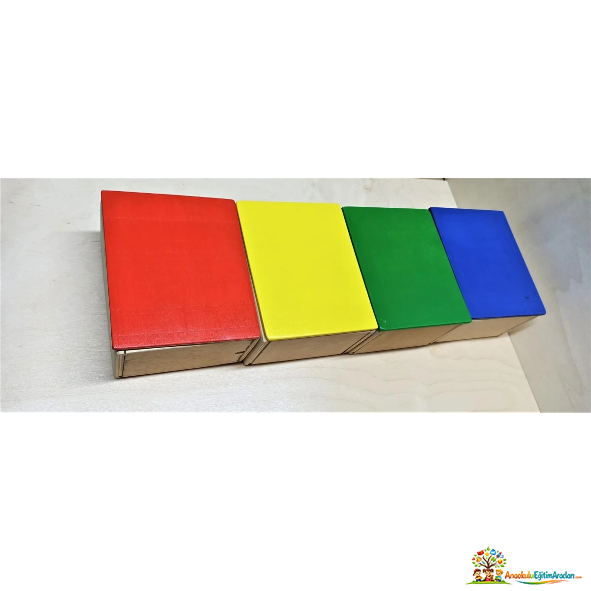 Montessori Kulpsuz Silindir – Kayın Ağacı 4 Renk Duyu ve Boyut Seti MKS-679